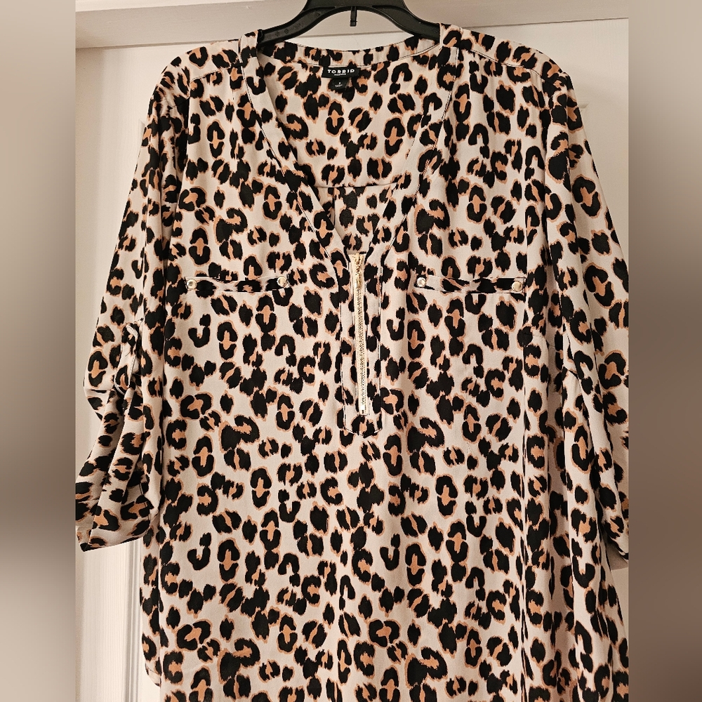 Leopard Print Blouse - Picture 3 of 7
